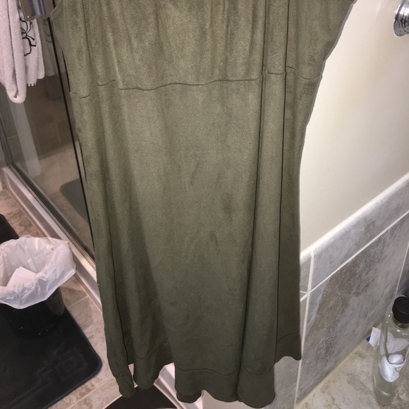 Velvet or Suede like Size Large Olive Tank Top NWOT - Picture 2 of 4